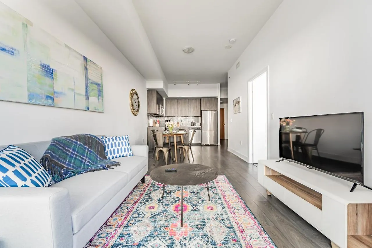Condo In Parklawn & Lake Shore With Free Parking Close To Airport Toronto 0*,