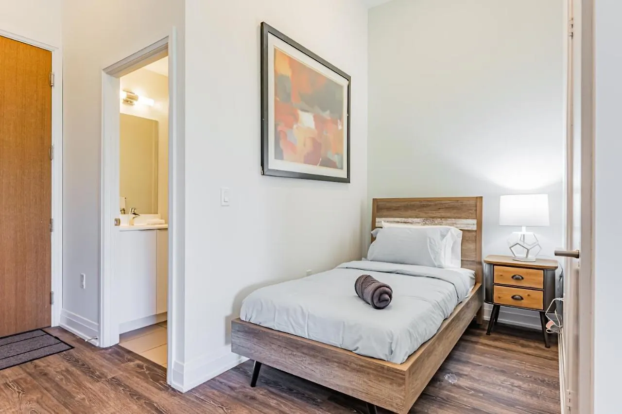Condo In Parklawn & Lake Shore With Free Parking Close To Airport Toronto 0*,