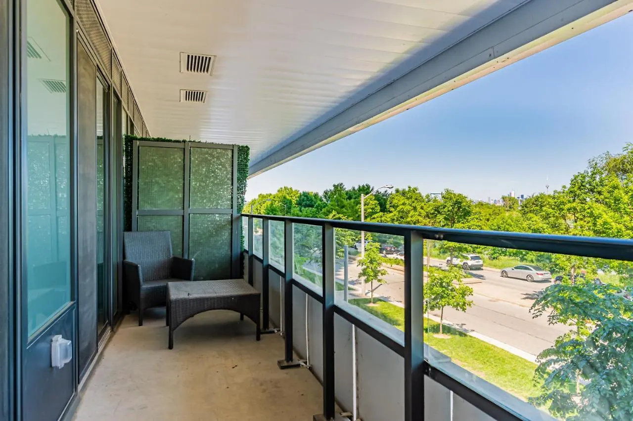 Condo In Parklawn & Lake Shore With Free Parking Close To Airport Toronto 0*,  Canada