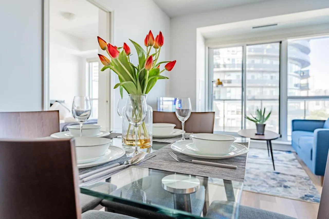 Apartment Condo In Parklawn & Lake Shore With Free Parking Close To Airport Toronto